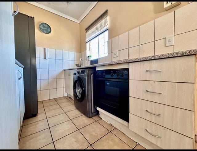 2 BEDROOM APARTMENT FOR SALE IN BRITS CENTRAL